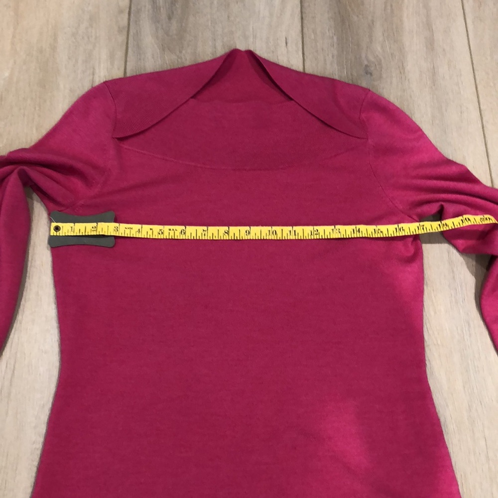 Banana Republic Fine Merino Wool Hot Pink Sweater - Picture 4 of 4